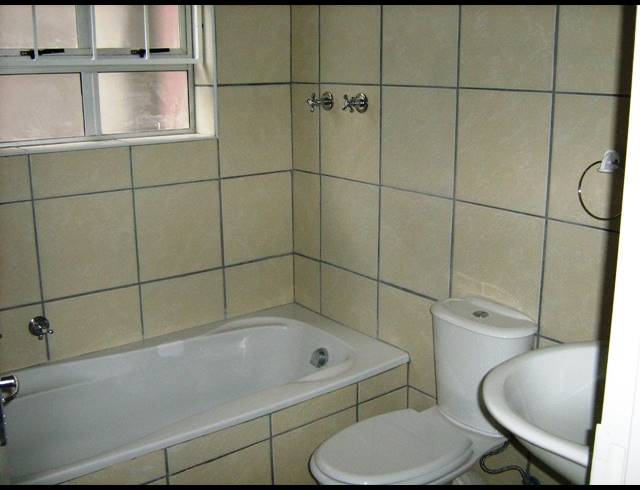 2 bed property to rent in PAGLANDE